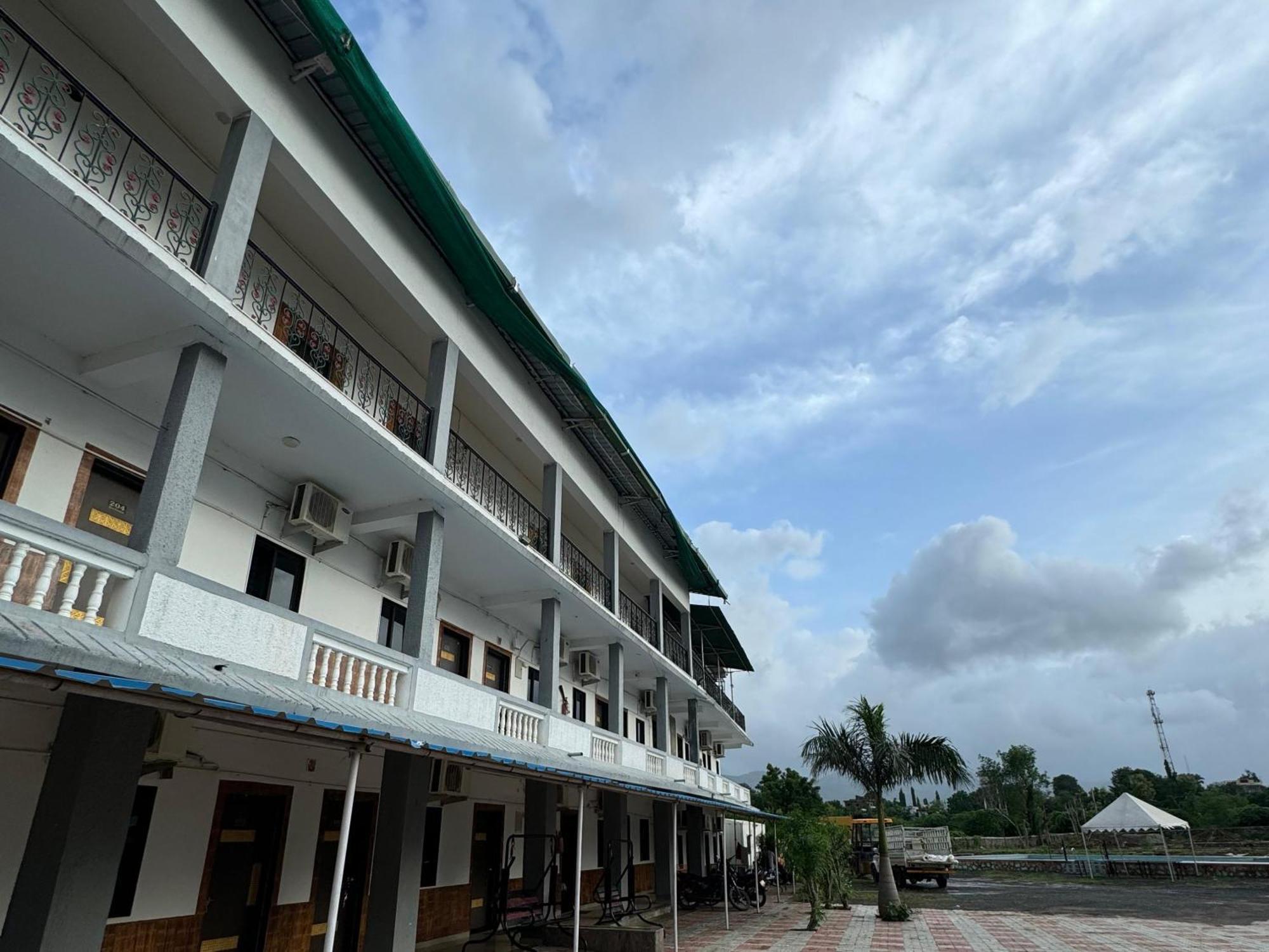 Vasant Vihar Resort Kevadia Extérieur photo